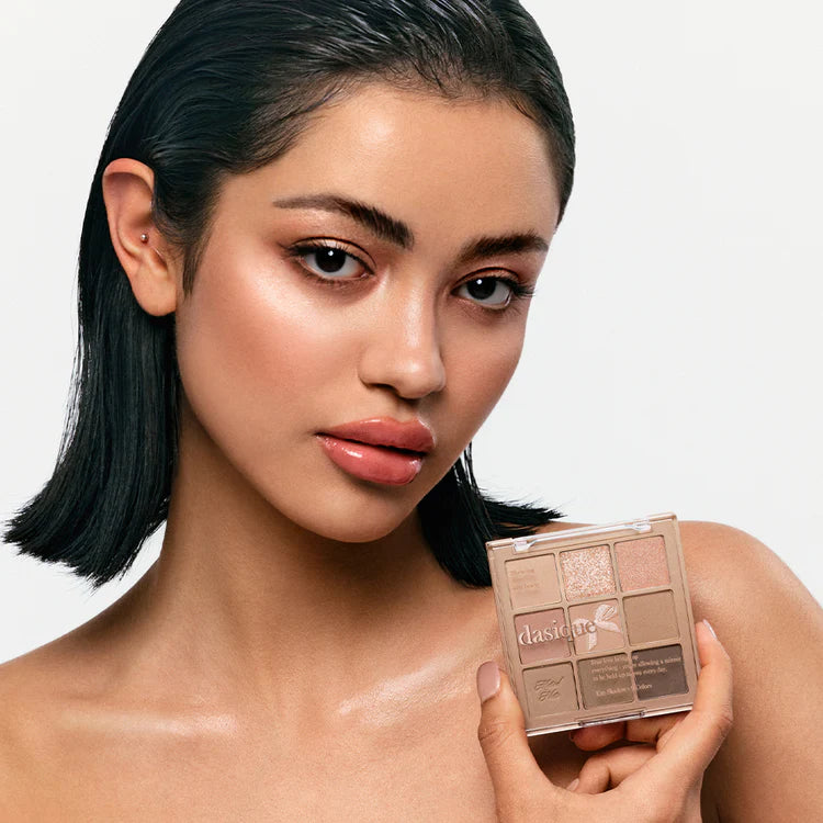 Dasique | Shadow Palette (N24 Muted Nuts)